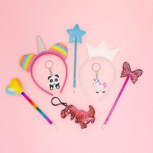 Kids 8 Pack Mystery Grab Bag Party Favors Gift Bundle Keychain Pen Headband ???